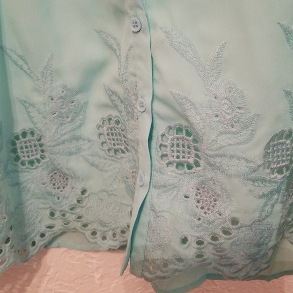 Ceres button down top NWOT - Picture 3 of 4
